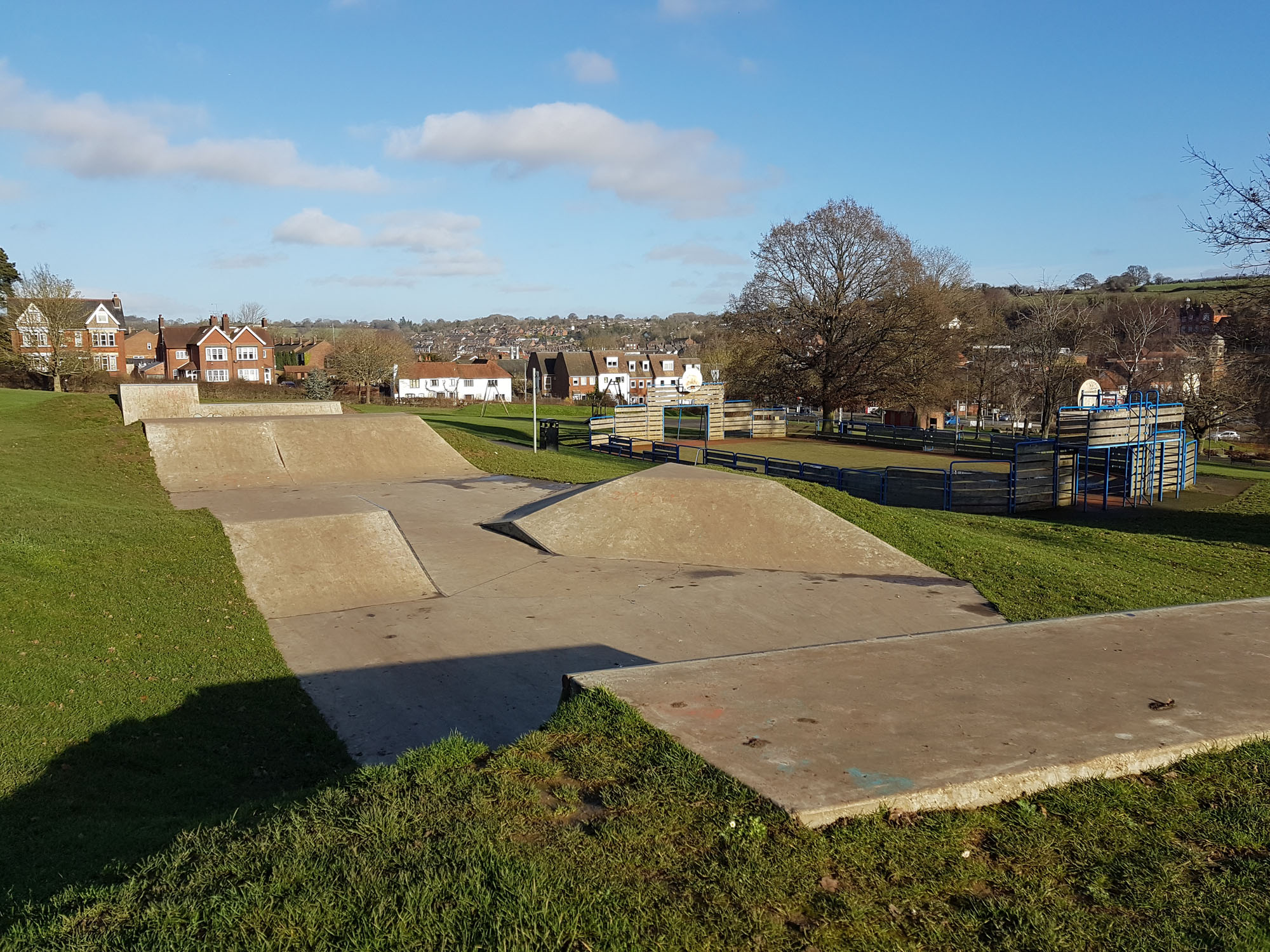 chesham lowndes park skatepark review tips skateboarding in buckinghamshire u k