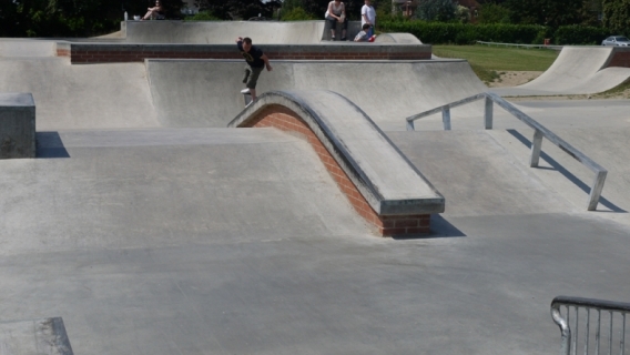 christchurch meadow skatepark reading review tips skateboarding in berkshire u k